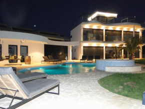 The ViewBay